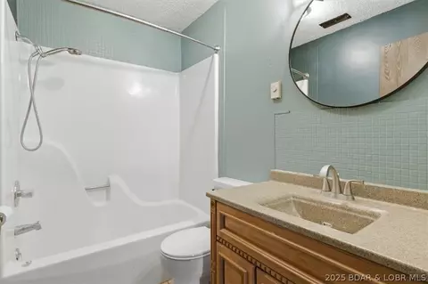 Bath - 807 Rollotrend Ln, Eldon, MO 65026 photo 1 of 2