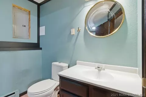 Bath - 807 Rollotrend Ln, Eldon, MO 65026 photo 2 of 2