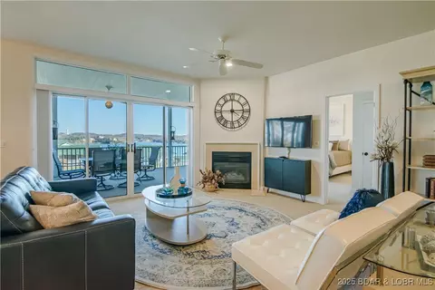 62 Evergreen Condo Dr #1A, Sunrise Beach, MO 65079