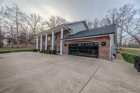 149 Snead Cir, Lake Ozark, MO 65049