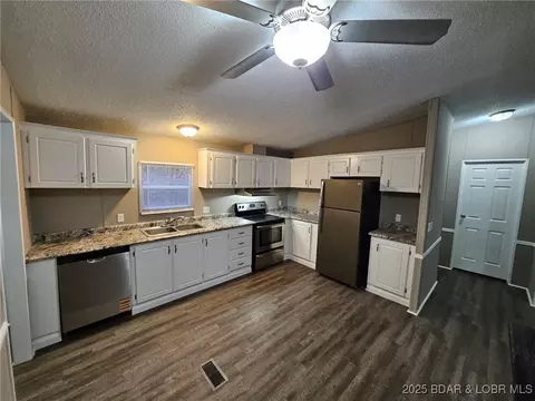 Entry Way - 12 Pleasant Rd, Eldon, MO 65026 photo 1 of 1