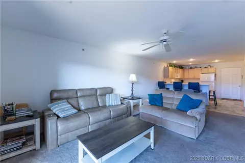 1481 Ledges Dr #413, Osage Beach, MO 65065