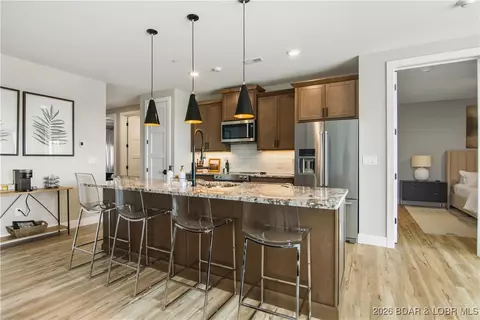 182 Vintage Dr #3A, Four Seasons, MO 65049