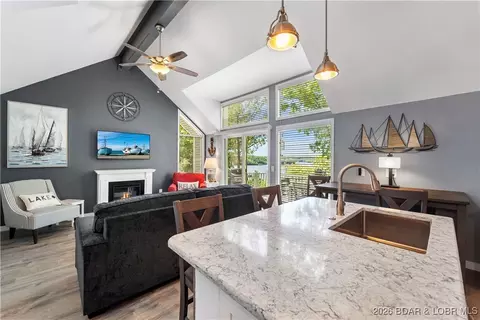 15 Top Deck Ct, Osage Beach, MO 65065