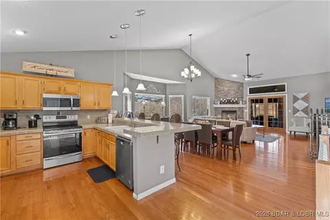 1761 Seagull Ct, Osage Beach, MO 65065