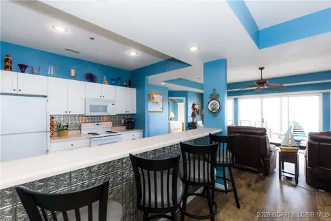 607 E Harbour Towne Dr #E-607, Lake Ozark, MO 65049