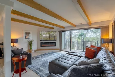 92 Waters Edge Ct #1B, Lake Ozark, MO 65049