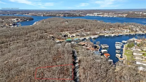 883 Muirfield Dr, Porto Cima, MO 65079