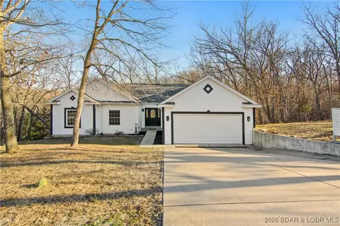 22 Navajo Rd, Four Seasons, MO 65049