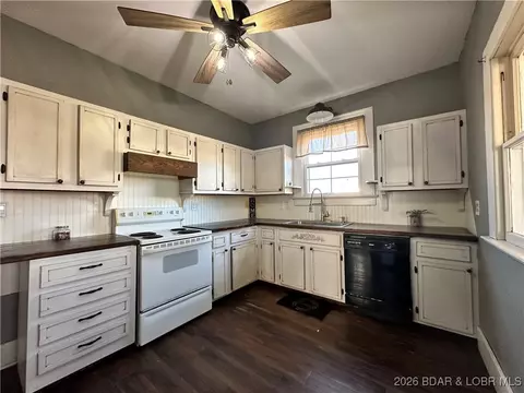 802 S Oak St, California, MO 65018