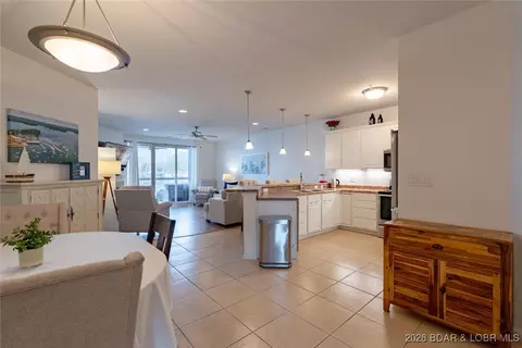 1200 Lands End Pkwy #222, Osage Beach, MO 65065
