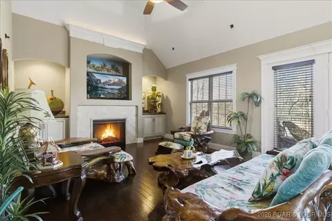 404 Deer Path Dr, Linn Creek, MO 65052