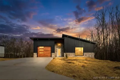 407 E Lafayette St, Versailles, MO 65084