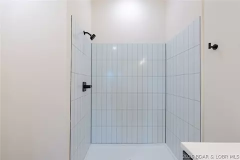 Bath - 700 Pershing Dr #106, Camdenton, MO 65020 photo 2 of 7