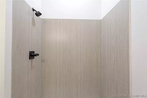 Bath - 700 Pershing Dr #106, Camdenton, MO 65020 photo 5 of 7