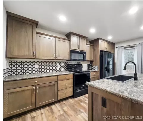 Kitchen - 73 Oldham Dr, Roach, MO 65787 photo 1 of 2
