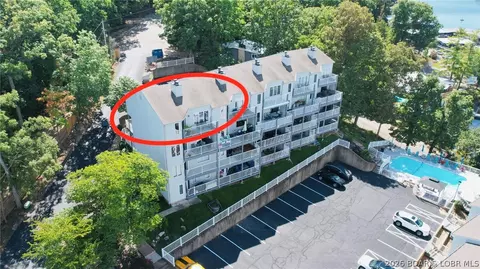 33 Crow Ct #2E, Lake Ozark, MO 65049