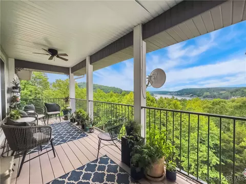 172 Highland Pkwy, Camdenton, MO 65020