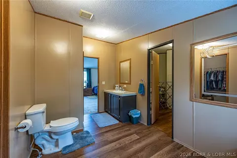 Entry Way - 34801 Drennon Chapel Rd, Edwards, MO 65326 photo 1 of 1