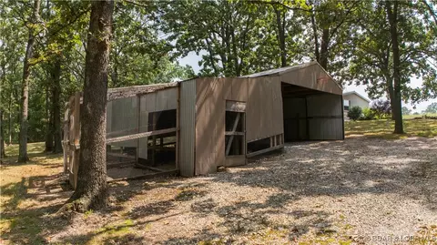 Exterior - 34801 Drennon Chapel Rd, Edwards, MO 65326 photo 5 of 9