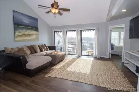 108 Robinwood Dr #3D, Lake Ozark, MO 65049