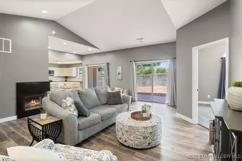 576 Racquet Club Dr #407, Lake Ozark, MO 65049