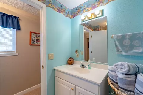 Bath - 25 View Dr, Camdenton, MO 65020 photo 4 of 6