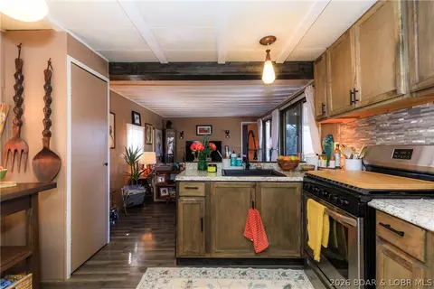 78 Betlo Park Ln, Sunrise Beach, MO 65079