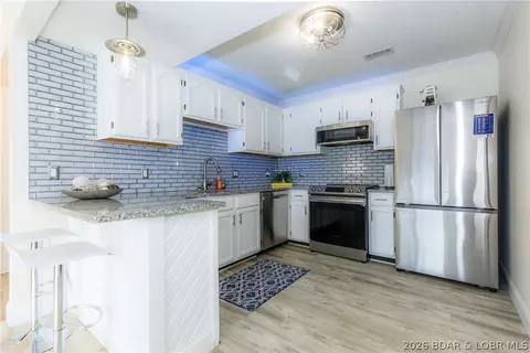 Kitchen - 11 Claw Dr, Camdenton, MO 65020 photo 2 of 4