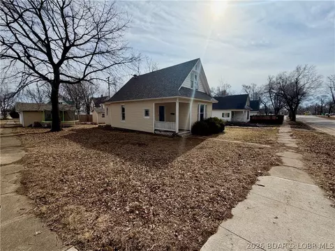 202 S Grand Ave, Eldon, MO 65026 photo 1