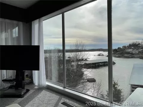 158 Regatta Bay Cir #2D, Lake Ozark, MO 65049