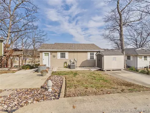 82 Seasonal Dr, Sunrise Beach, MO 65079