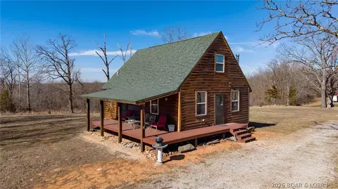 3115 Green Ridge Dr, Climax Springs, MO 65324