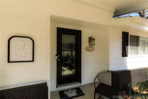 Exterior - 39 Rustic Pl, Camdenton, MO 65020 photo 2 of 17