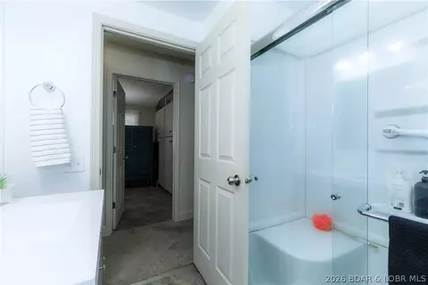 Bath - 39 Rustic Pl, Camdenton, MO 65020 photo 2 of 5