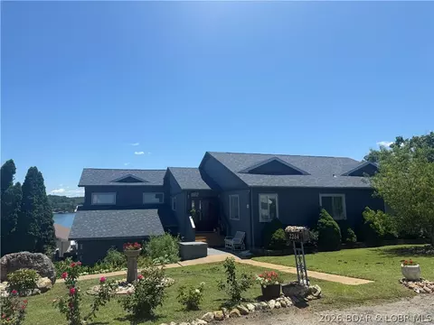 2264 Bittersweet Rd, Lake Ozark, MO 65049
