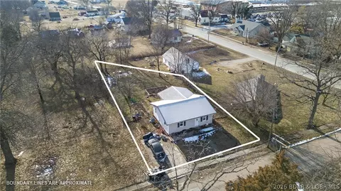 702 S Spring St, Cole Camp, MO 65325