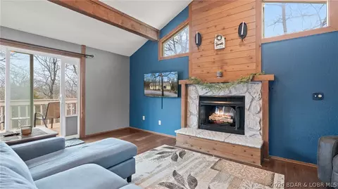 124 Reddington Rd, Lake Ozark, MO 65049
