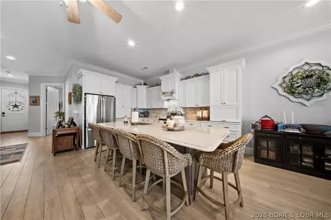 1184 Jeffries Rd #512, Osage Beach, MO 65065