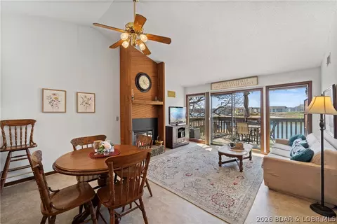 150 Southwood Shores Dr #291-3A, Four Seasons, MO 65049