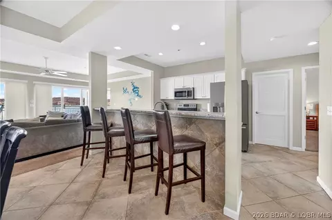 310 W Palisades Dr #1A, Lake Ozark, MO 65049