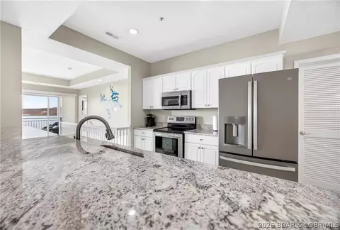 310 W Palisades Dr #1A, Lake Ozark, MO 65049
