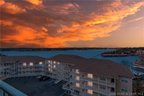 4499 Ski Dr #332, Osage Beach, MO 65065