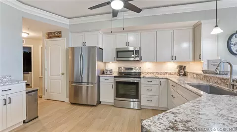 1225 Lands End Pkwy #G733, Osage Beach, MO 65065