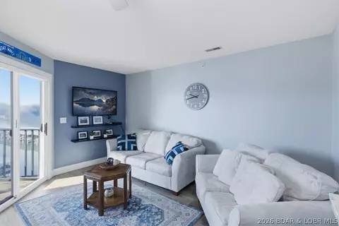 Living - 575 Park Place Dr #2B, Kaiser, MO 65047 photo 1 of 2