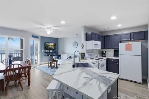 575 Park Place Dr #2B, Kaiser, MO 65047