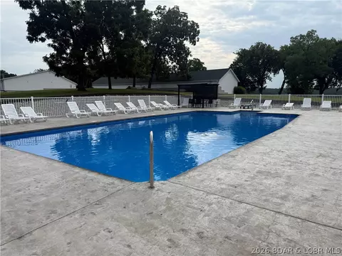 Exterior - 575 Park Place Dr #2B, Kaiser, MO 65047 photo 4 of 6