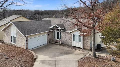231 Ridgewood Dr, Lake Ozark, MO 65049