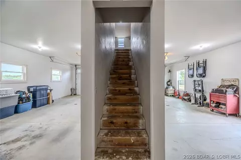 Entry Way - 367 Hwy Mm, Eldon, MO 65026 photo 4 of 4