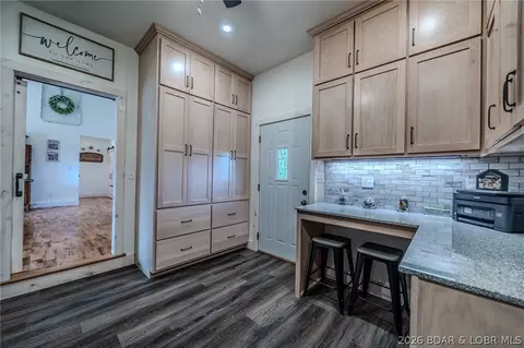 Entry Way - 367 Hwy Mm, Eldon, MO 65026 photo 1 of 4